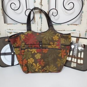 Insulated picnic tote bag with utensils